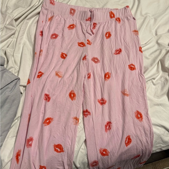 SKIMS NWT Cherry Blossom Lipstick Print Sleep Pants - Picture 7 of 9